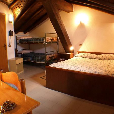 Hotel Rondanino Lanzo dʼIntelvi Buitenkant foto