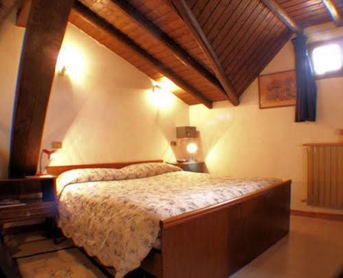 Hotel Rondanino Lanzo dʼIntelvi Buitenkant foto